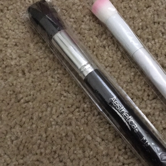 Assorted face brush bundle - Picture 5 of 5